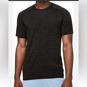 Lululemon Athletic Metal Vent Tech Workout Gym Short Sleeve Shirt. Size Medium.